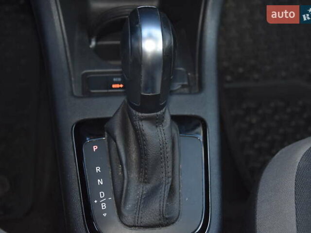 Сірий Фольксваген Ап, об'ємом двигуна 0 л та пробігом 100 тис. км за 10900 $, фото 38 на Automoto.ua