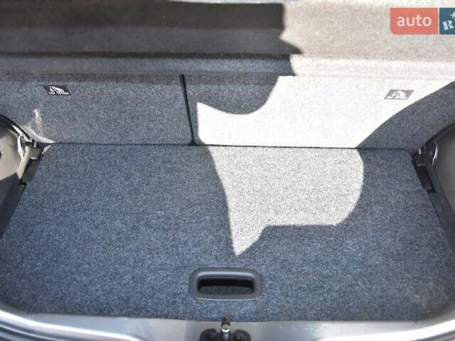 Сірий Фольксваген Ап, об'ємом двигуна 0 л та пробігом 100 тис. км за 10900 $, фото 47 на Automoto.ua