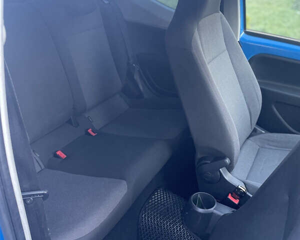 Синий Фольксваген Ап, объемом двигателя 1 л и пробегом 248 тыс. км за 5350 $, фото 11 на Automoto.ua