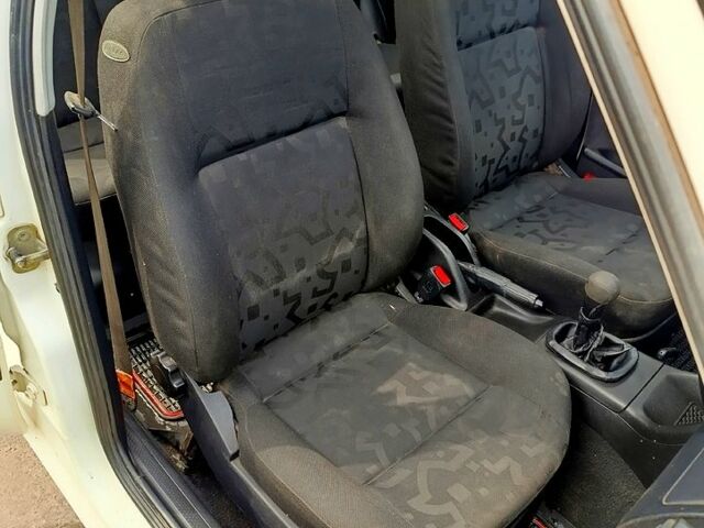 Білий Фольксваген Венто, об'ємом двигуна 1.9 л та пробігом 290 тис. км за 2000 $, фото 7 на Automoto.ua