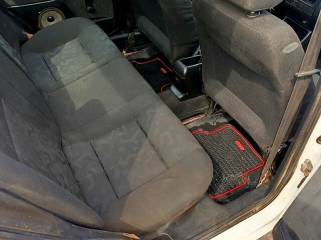 Білий Фольксваген Венто, об'ємом двигуна 1.9 л та пробігом 290 тис. км за 2000 $, фото 5 на Automoto.ua