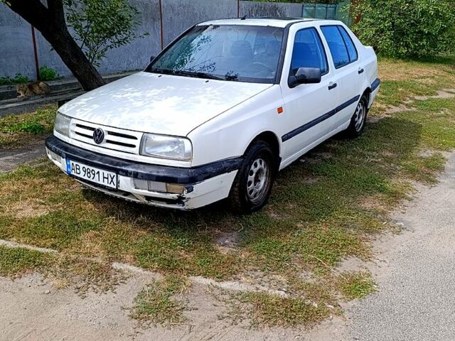 Білий Фольксваген Венто, об'ємом двигуна 1.9 л та пробігом 290 тис. км за 2000 $, фото 9 на Automoto.ua