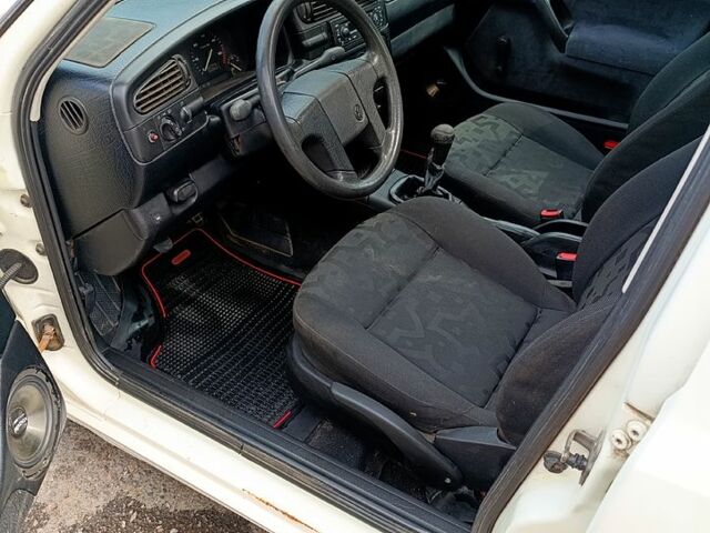 Білий Фольксваген Венто, об'ємом двигуна 1.9 л та пробігом 290 тис. км за 2000 $, фото 3 на Automoto.ua