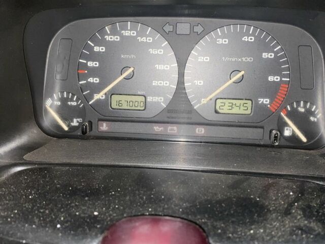 Чорний Фольксваген Венто, об'ємом двигуна 1.8 л та пробігом 172 тис. км за 750 $, фото 3 на Automoto.ua