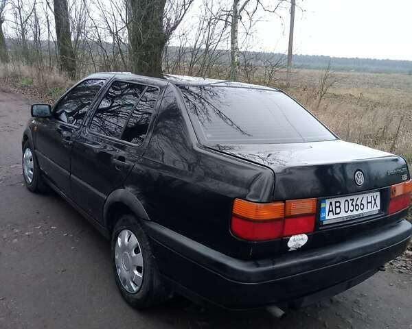 Черный Фольксваген Венто, объемом двигателя 1.78 л и пробегом 350 тыс. км за 2299 $, фото 5 на Automoto.ua