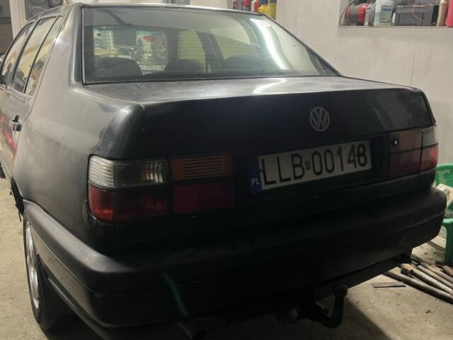 Чорний Фольксваген Венто, об'ємом двигуна 0 л та пробігом 250 тис. км за 450 $, фото 6 на Automoto.ua