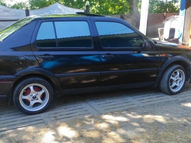 Фольксваген Венто 1993 в Черновцах на Automoto.ua Черный Фольксваген Венто, объемом двигателя 1.9 л и пробегом 90 тыс. км за 2442 $, фото 5 на Automoto.ua