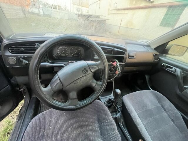 Чорний Фольксваген Венто, об'ємом двигуна 0 л та пробігом 250 тис. км за 450 $, фото 7 на Automoto.ua