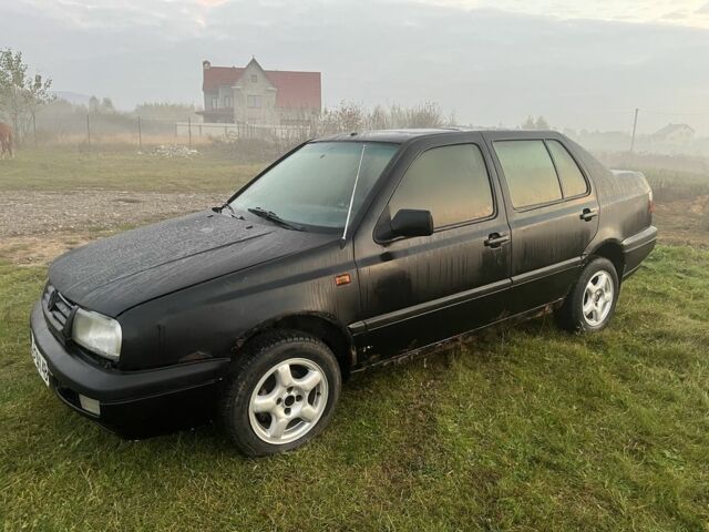 Чорний Фольксваген Венто, об'ємом двигуна 0 л та пробігом 250 тис. км за 450 $, фото 2 на Automoto.ua