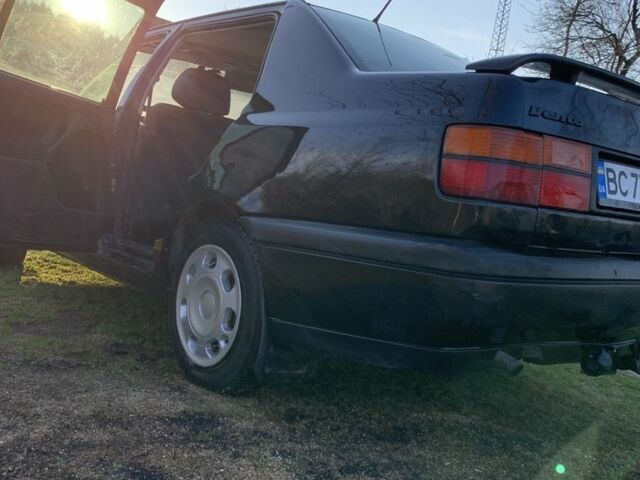 Черный Фольксваген Венто, объемом двигателя 1.8 л и пробегом 3 тыс. км за 1500 $, фото 12 на Automoto.ua