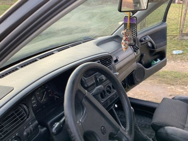 Черный Фольксваген Венто, объемом двигателя 1.8 л и пробегом 3 тыс. км за 1500 $, фото 10 на Automoto.ua