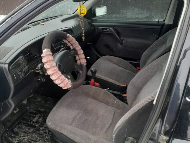 Чорний Фольксваген Венто, об'ємом двигуна 0 л та пробігом 1000 тис. км за 1450 $, фото 2 на Automoto.ua