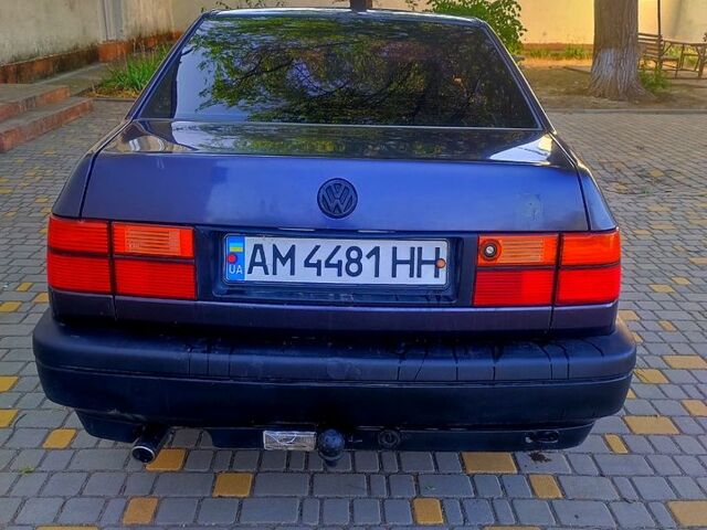 Фиолетовый Фольксваген Венто, объемом двигателя 1.8 л и пробегом 250 тыс. км за 1300 $, фото 5 на Automoto.ua