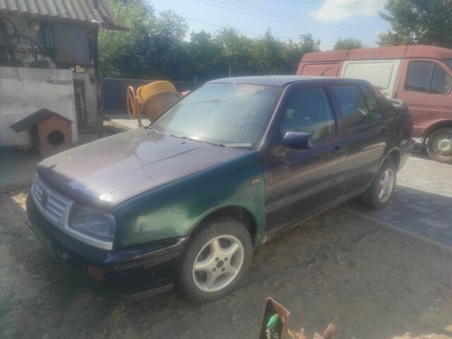 Фіолетовий Фольксваген Венто, об'ємом двигуна 0 л та пробігом 200 тис. км за 1189 $, фото 5 на Automoto.ua