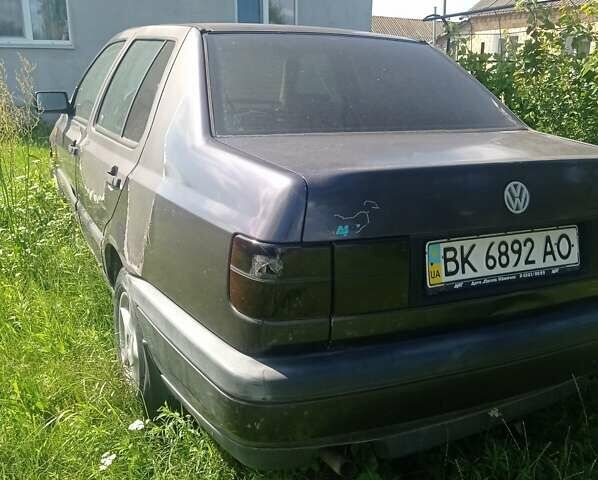 Фиолетовый Фольксваген Венто, объемом двигателя 1.78 л и пробегом 350 тыс. км за 1000 $, фото 6 на Automoto.ua