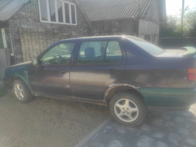 Фіолетовий Фольксваген Венто, об'ємом двигуна 0 л та пробігом 200 тис. км за 1189 $, фото 3 на Automoto.ua