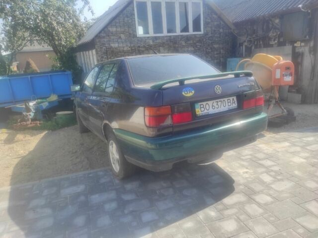 Фіолетовий Фольксваген Венто, об'ємом двигуна 0 л та пробігом 200 тис. км за 1189 $, фото 1 на Automoto.ua