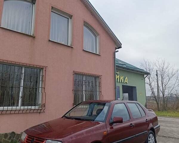 Червоний Фольксваген Венто, об'ємом двигуна 1.9 л та пробігом 300 тис. км за 1750 $, фото 3 на Automoto.ua