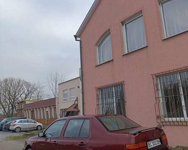 Червоний Фольксваген Венто, об'ємом двигуна 1.9 л та пробігом 300 тис. км за 1750 $, фото 4 на Automoto.ua