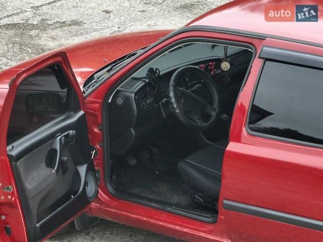 Красный Фольксваген Венто, объемом двигателя 1.78 л и пробегом 242 тыс. км за 2500 $, фото 11 на Automoto.ua