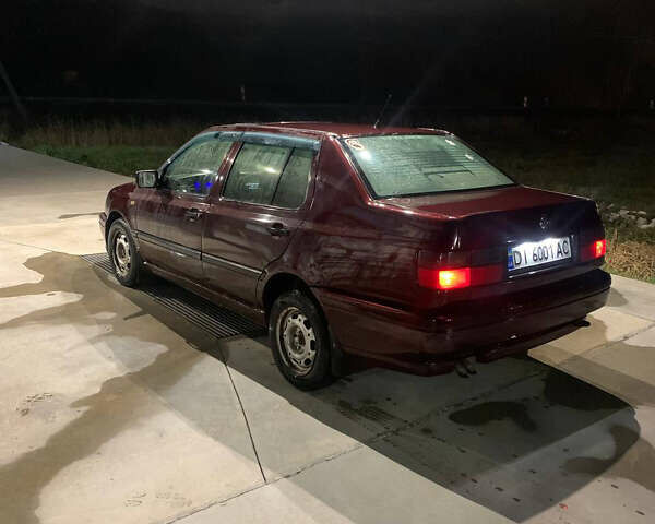 Червоний Фольксваген Венто, об'ємом двигуна 1.9 л та пробігом 250 тис. км за 2100 $, фото 1 на Automoto.ua