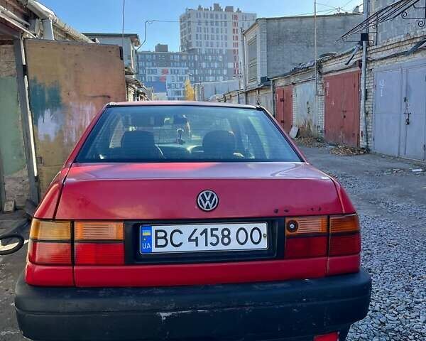 Червоний Фольксваген Венто, об'ємом двигуна 1.9 л та пробігом 310 тис. км за 1400 $, фото 1 на Automoto.ua