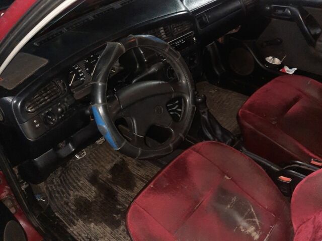 Красный Фольксваген Венто, объемом двигателя 1.9 л и пробегом 248 тыс. км за 1500 $, фото 6 на Automoto.ua