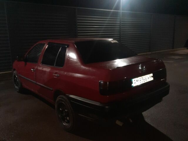 Красный Фольксваген Венто, объемом двигателя 1.9 л и пробегом 248 тыс. км за 1500 $, фото 7 на Automoto.ua