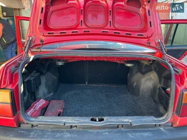 Червоний Фольксваген Венто, об'ємом двигуна 1.9 л та пробігом 310 тис. км за 1400 $, фото 3 на Automoto.ua