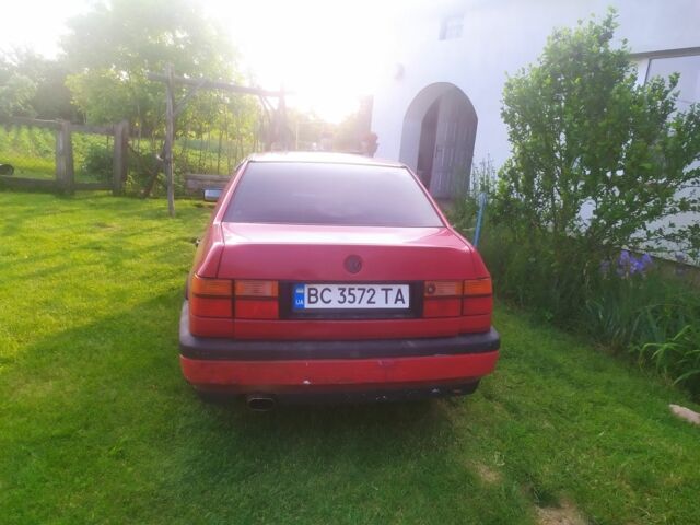 Красный Фольксваген Венто, объемом двигателя 1.8 л и пробегом 280 тыс. км за 1450 $, фото 6 на Automoto.ua