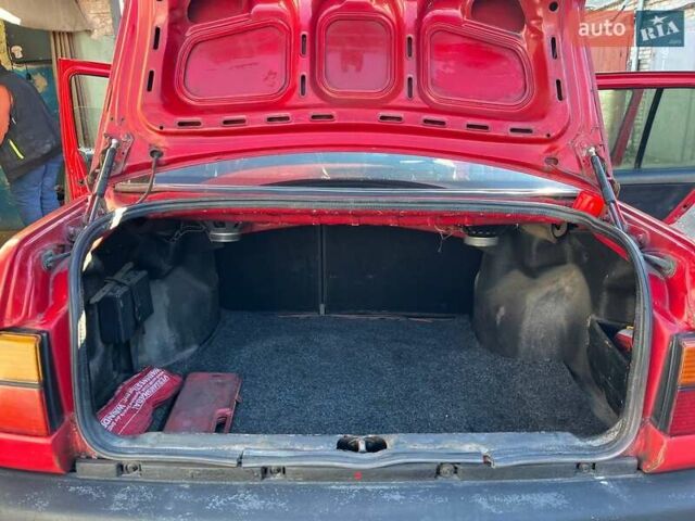 Червоний Фольксваген Венто, об'ємом двигуна 1.9 л та пробігом 310 тис. км за 1400 $, фото 2 на Automoto.ua