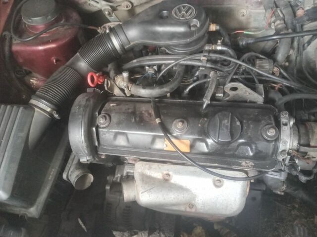 Красный Фольксваген Венто, объемом двигателя 1.6 л и пробегом 2 тыс. км за 1313 $, фото 6 на Automoto.ua