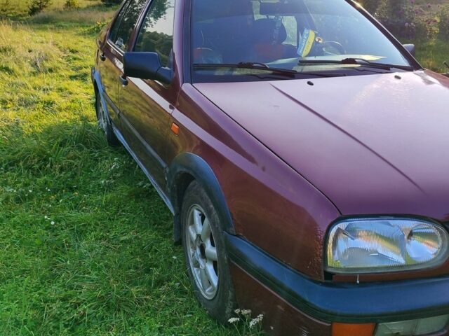 Красный Фольксваген Венто, объемом двигателя 1.8 л и пробегом 56 тыс. км за 450 $, фото 7 на Automoto.ua