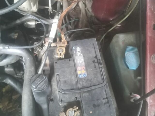 Красный Фольксваген Венто, объемом двигателя 1.6 л и пробегом 2 тыс. км за 1313 $, фото 7 на Automoto.ua