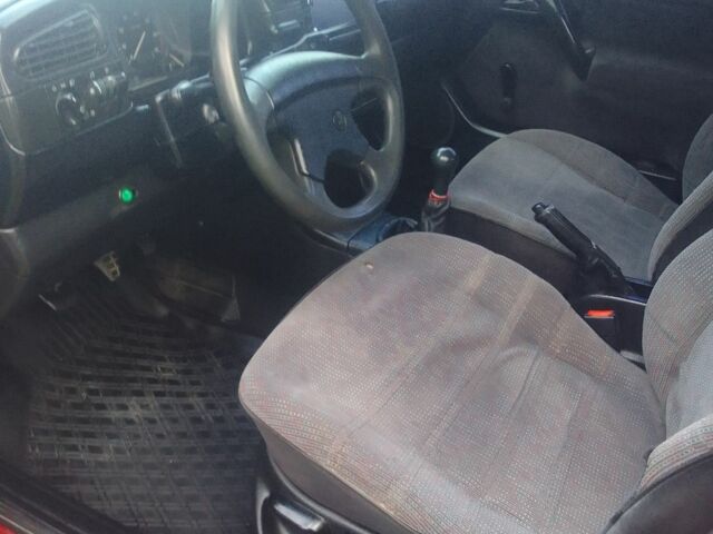 Красный Фольксваген Венто, объемом двигателя 1.8 л и пробегом 550 тыс. км за 1500 $, фото 5 на Automoto.ua