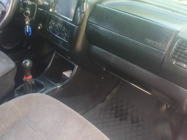 Красный Фольксваген Венто, объемом двигателя 1.8 л и пробегом 550 тыс. км за 1500 $, фото 8 на Automoto.ua