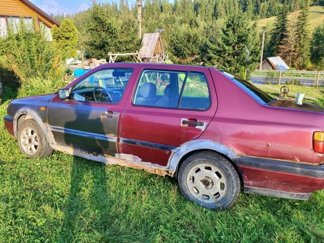 Красный Фольксваген Венто, объемом двигателя 1.8 л и пробегом 56 тыс. км за 450 $, фото 4 на Automoto.ua