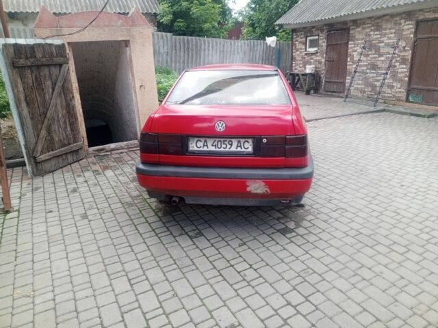 Фольксваген Венто 1994 в Сумах на Automoto.ua Красный Фольксваген Венто, объемом двигателя 0 л и пробегом 200 тыс. км за 1000 $, фото 1 на Automoto.ua