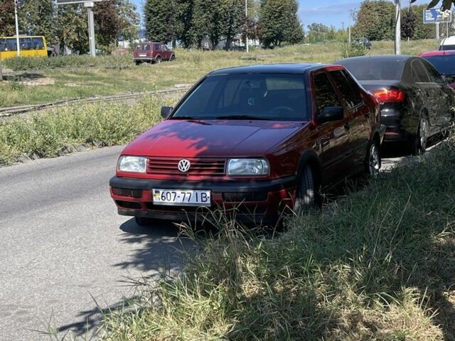Красный Фольксваген Венто, объемом двигателя 1.9 л и пробегом 320 тыс. км за 1950 $, фото 8 на Automoto.ua