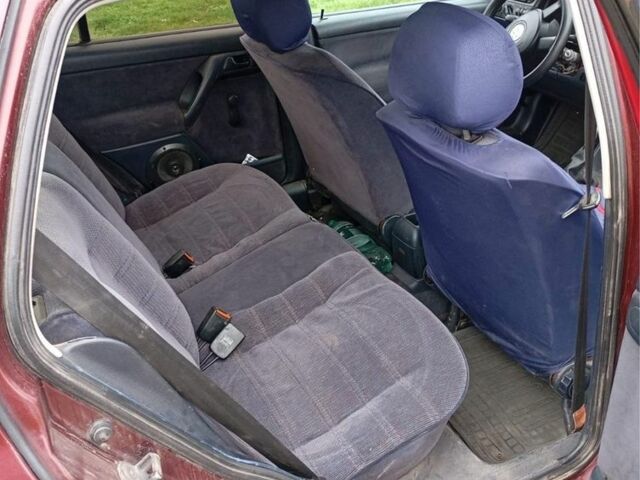 Красный Фольксваген Венто, объемом двигателя 2 л и пробегом 200 тыс. км за 1700 $, фото 6 на Automoto.ua