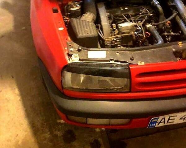 Красный Фольксваген Венто, объемом двигателя 1.9 л и пробегом 150 тыс. км за 2400 $, фото 4 на Automoto.ua