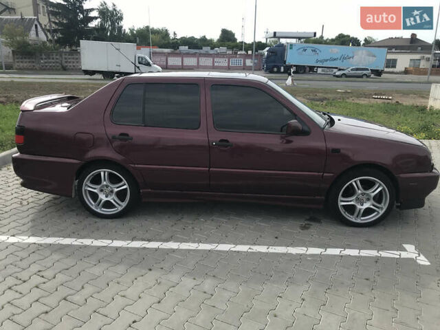 Красный Фольксваген Венто, объемом двигателя 1.78 л и пробегом 1 тыс. км за 2000 $, фото 10 на Automoto.ua