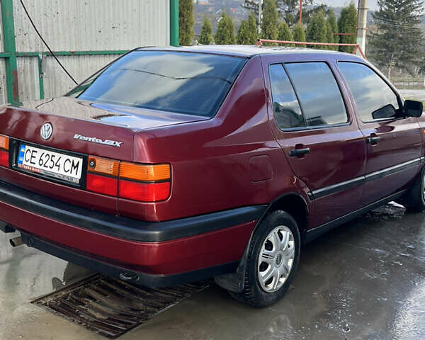 Красный Фольксваген Венто, объемом двигателя 1.78 л и пробегом 300 тыс. км за 2199 $, фото 7 на Automoto.ua