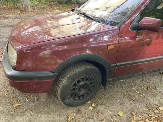 Красный Фольксваген Венто, объемом двигателя 1.9 л и пробегом 230 тыс. км за 2100 $, фото 1 на Automoto.ua