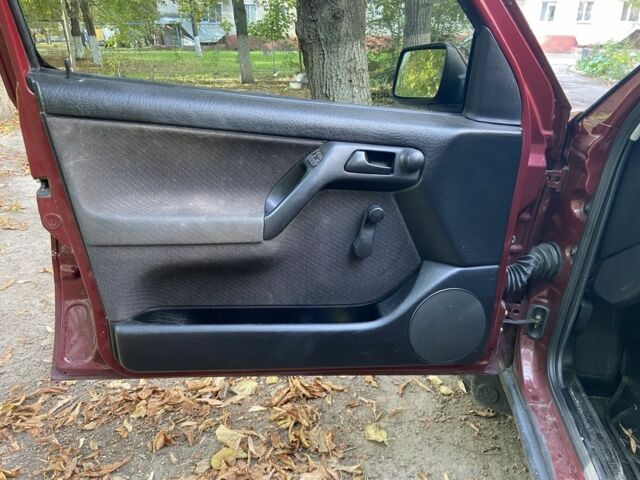 Красный Фольксваген Венто, объемом двигателя 1.9 л и пробегом 230 тыс. км за 2100 $, фото 9 на Automoto.ua