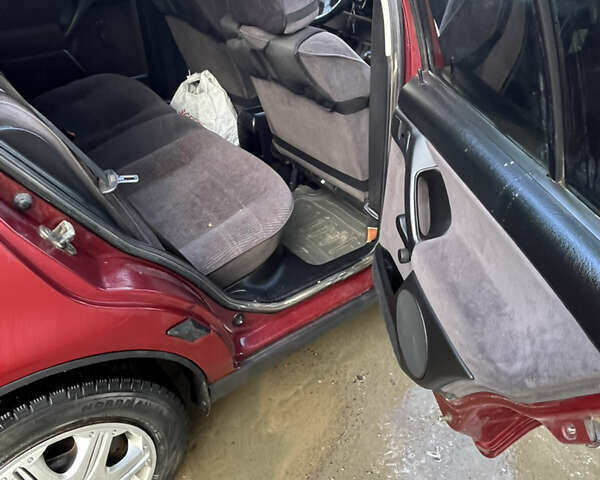 Красный Фольксваген Венто, объемом двигателя 1.78 л и пробегом 300 тыс. км за 2199 $, фото 12 на Automoto.ua