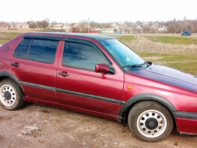 Красный Фольксваген Венто, объемом двигателя 1.8 л и пробегом 20 тыс. км за 1500 $, фото 5 на Automoto.ua