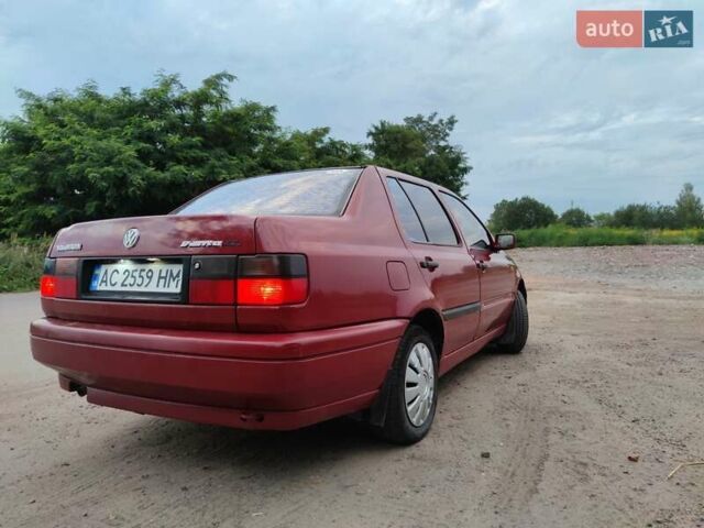 Красный Фольксваген Венто, объемом двигателя 1.8 л и пробегом 510 тыс. км за 1600 $, фото 10 на Automoto.ua