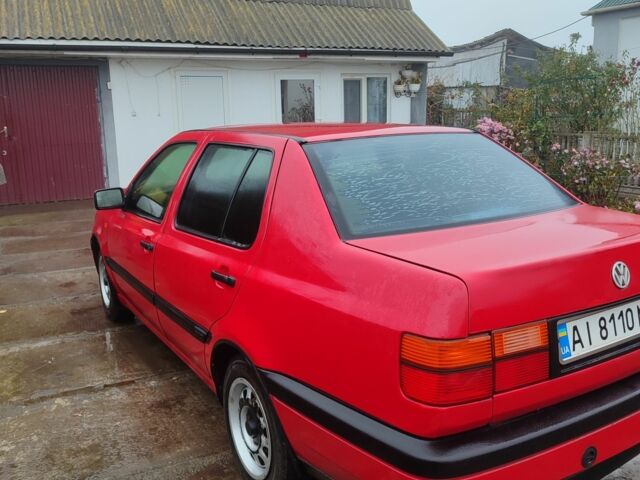 Красный Фольксваген Венто, объемом двигателя 1.8 л и пробегом 485 тыс. км за 2600 $, фото 2 на Automoto.ua