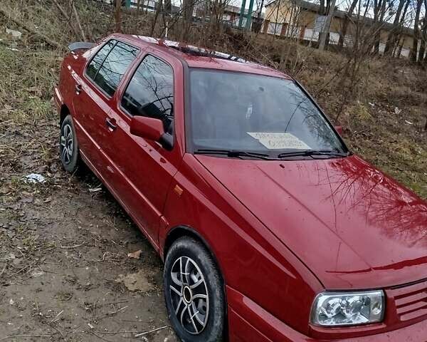 Красный Фольксваген Венто, объемом двигателя 1.9 л и пробегом 135 тыс. км за 3300 $, фото 2 на Automoto.ua